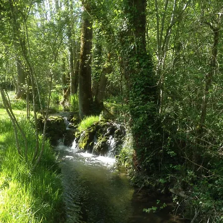 Le Moulin Neuf Bed and breakfast 4*