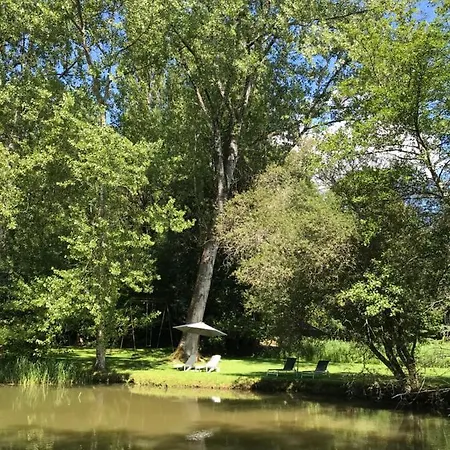 Le Moulin Neuf Couette-café *