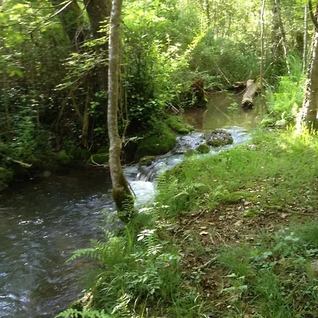 Le Moulin Neuf Couette-café 4*