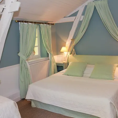 Le Moulin Neuf Bed and breakfast 4*